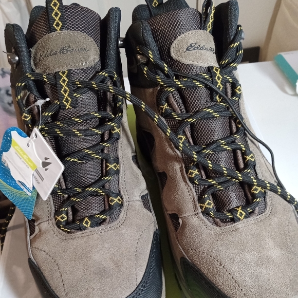 Eddie Bauer Other - Eddie Bauer brown leather men's hiking boots sz 9 new in box